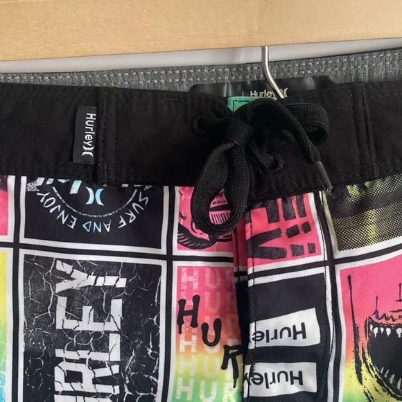 Boys Hurley board shorts - Picture 3 of 5